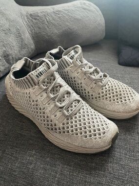 NOBULL Mens 8 Grey Knit Athletic Sneakers